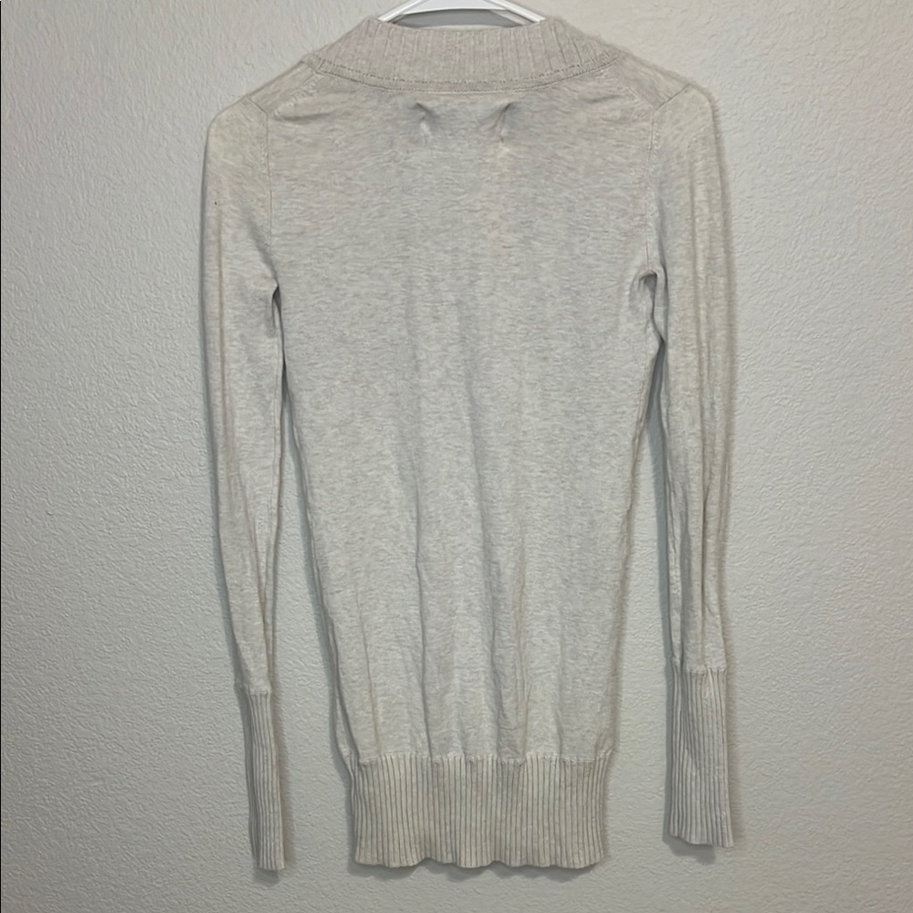 American Eagle Cream V-Neck Sweater - Picture 2 of 3
